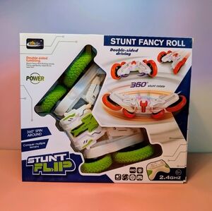 Stunt Flip Remote Control Stunt Car - White with Green Wheels